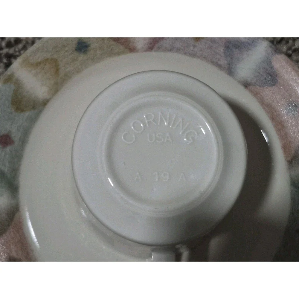 VTG Corelle Coffe Cups And Saucers Plates Mirage Pattern Discontinued (Set Of 4)